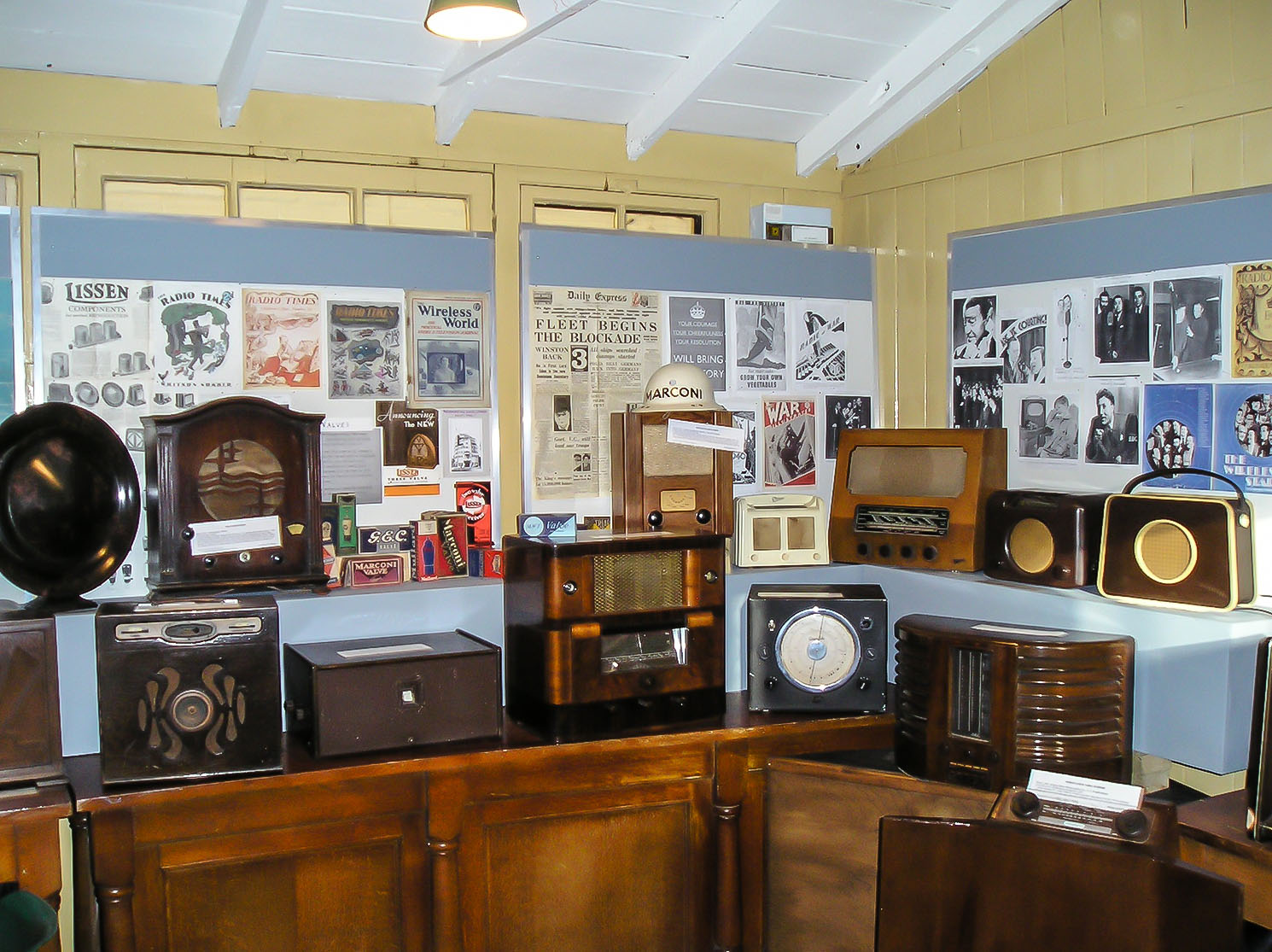 pre-war radio receivers